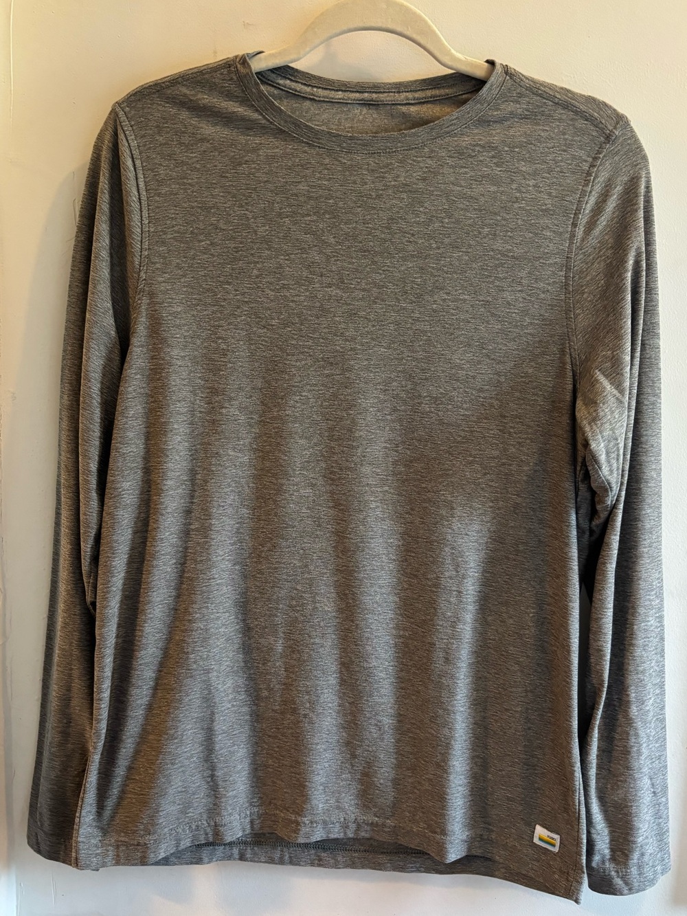 Vuori Heather Gray Crewneck Top